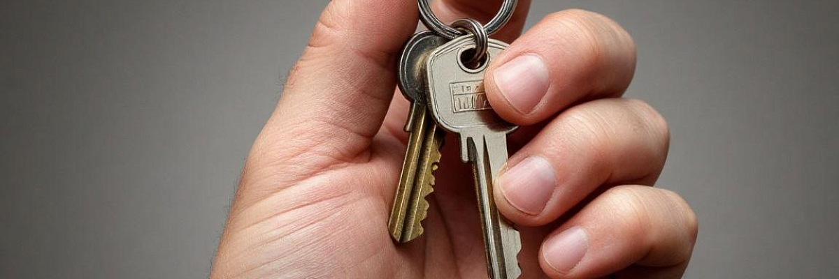 Минстрой Калмыкии объявил аукционы для приобретения 10 квартир детям-сиротам