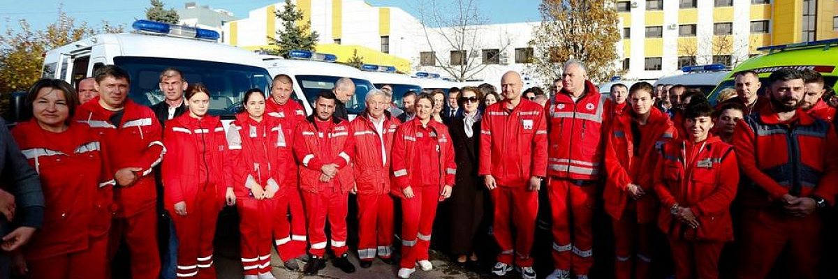 Медучреждениям Краснодарского края передали 49 автомобилей скорой помощи